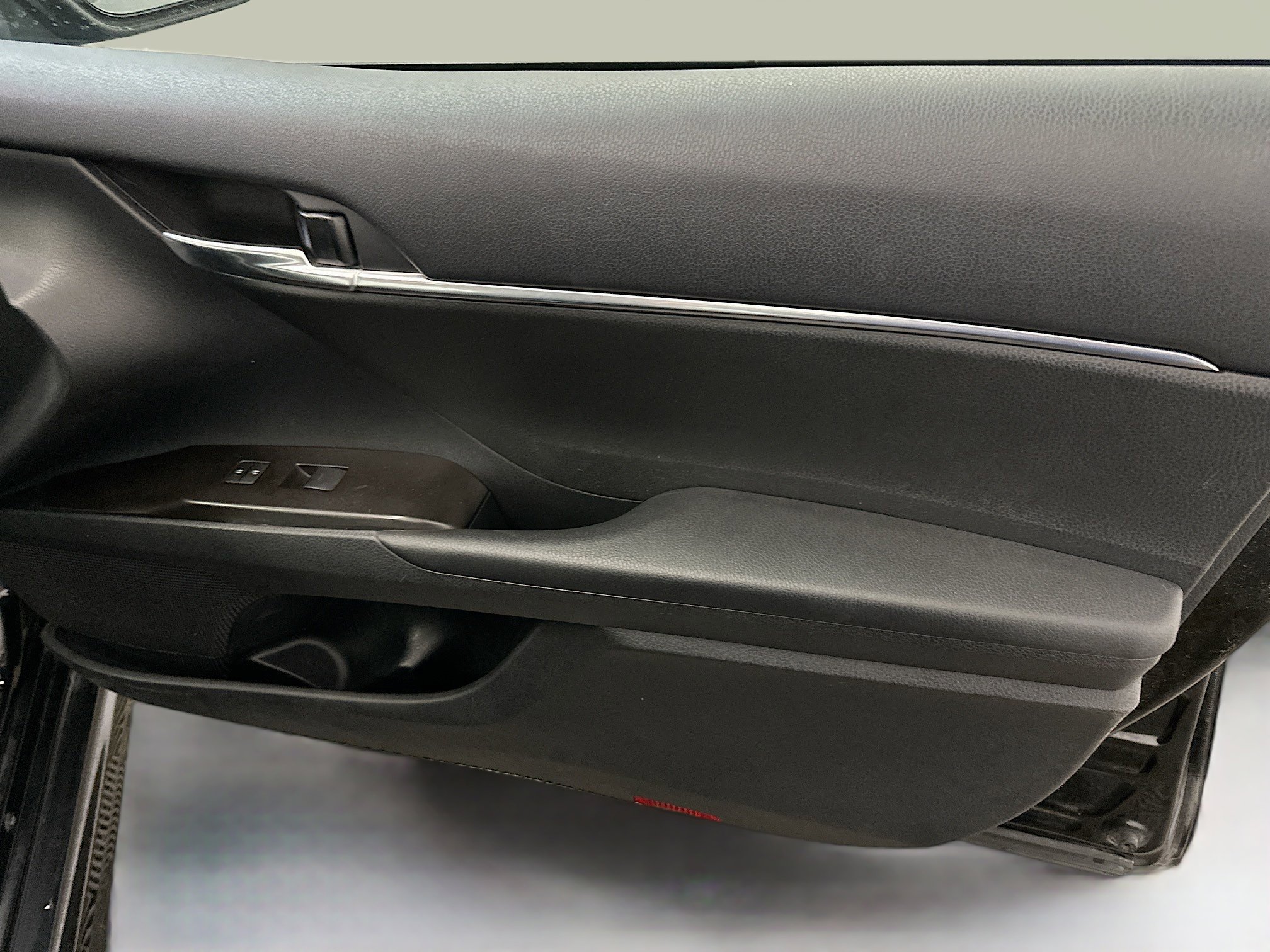 Used 2024 Toyota Camry SE image 33