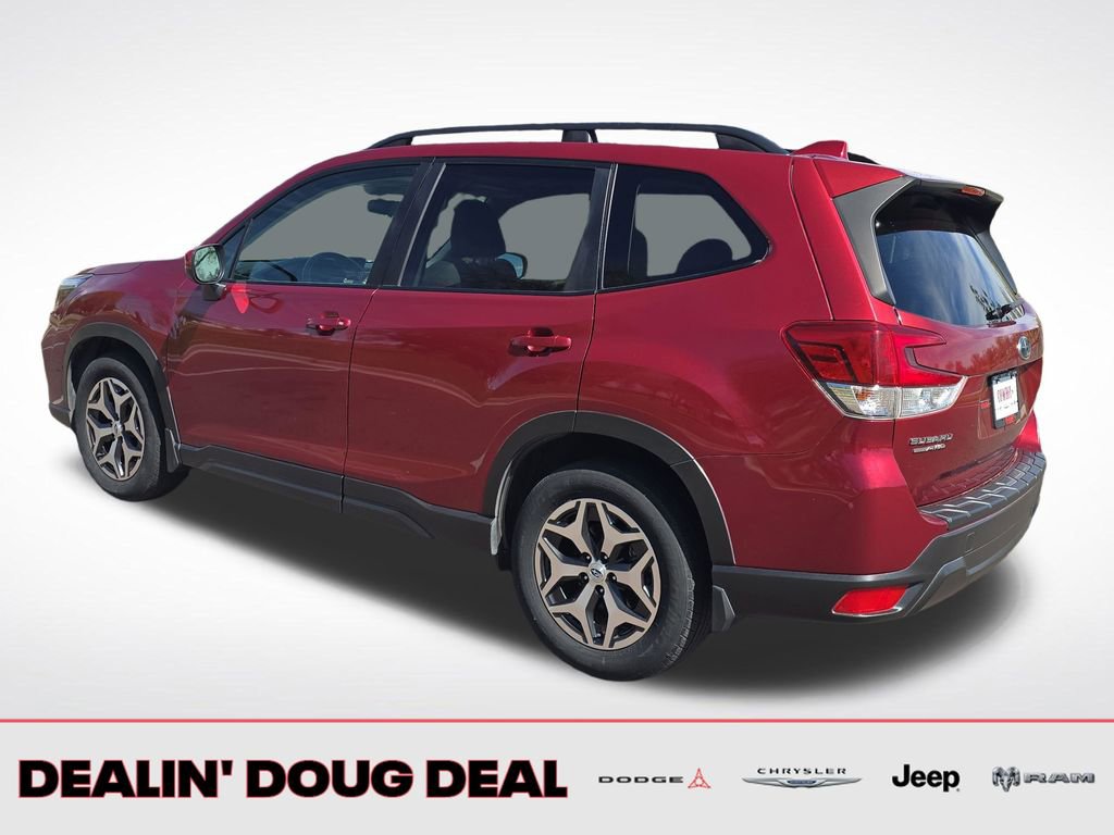 Used 2019 Subaru Forester Premium w/ All-Weather Package AWD/4WD image 4