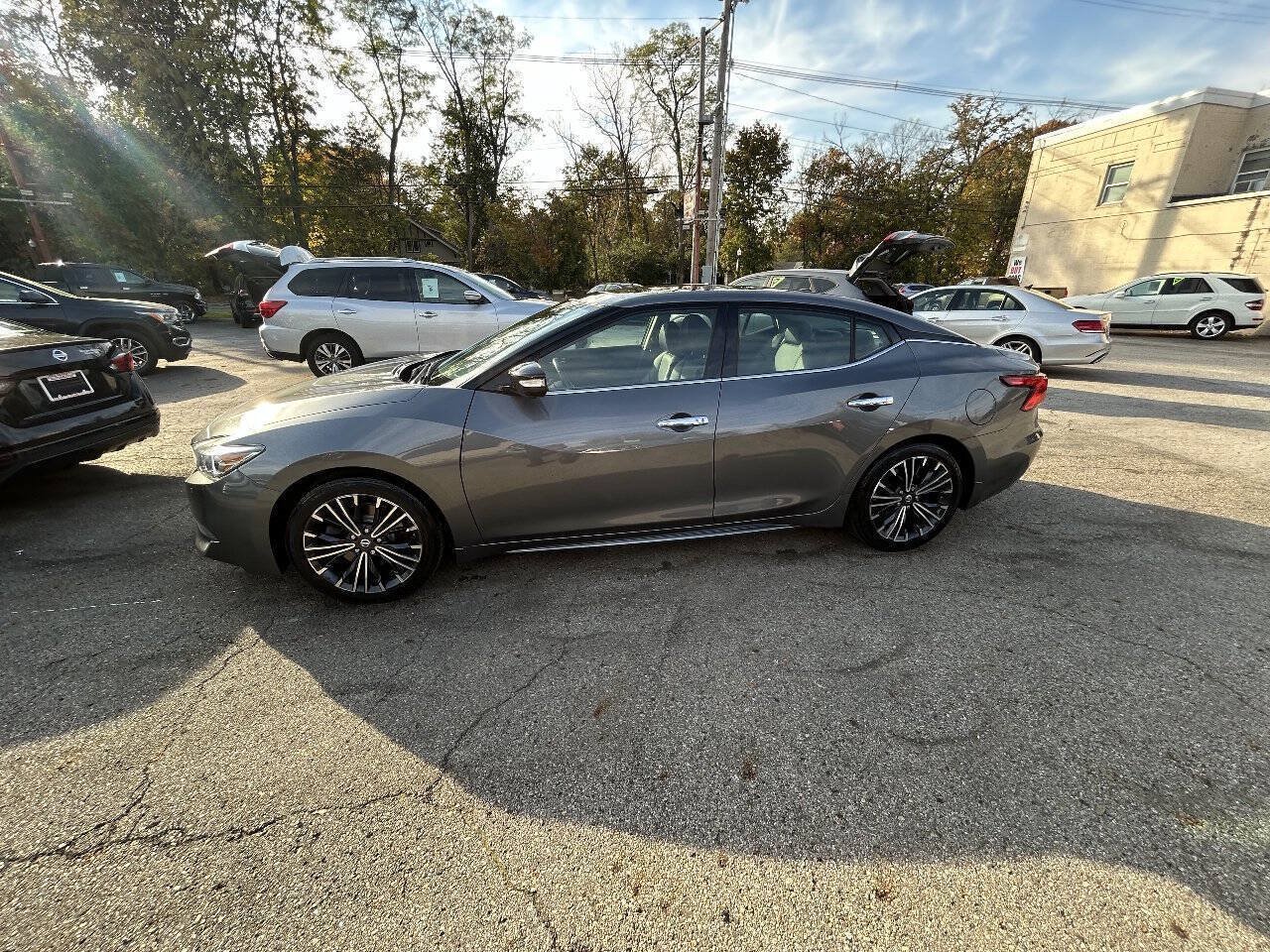 Used 2017 Nissan Maxima Platinum FWD image 4