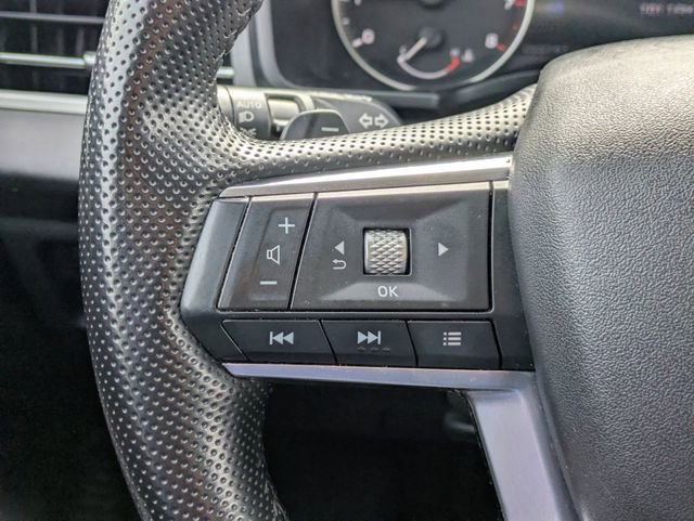 Used 2024 Mitsubishi Outlander SE Black Edition image 17