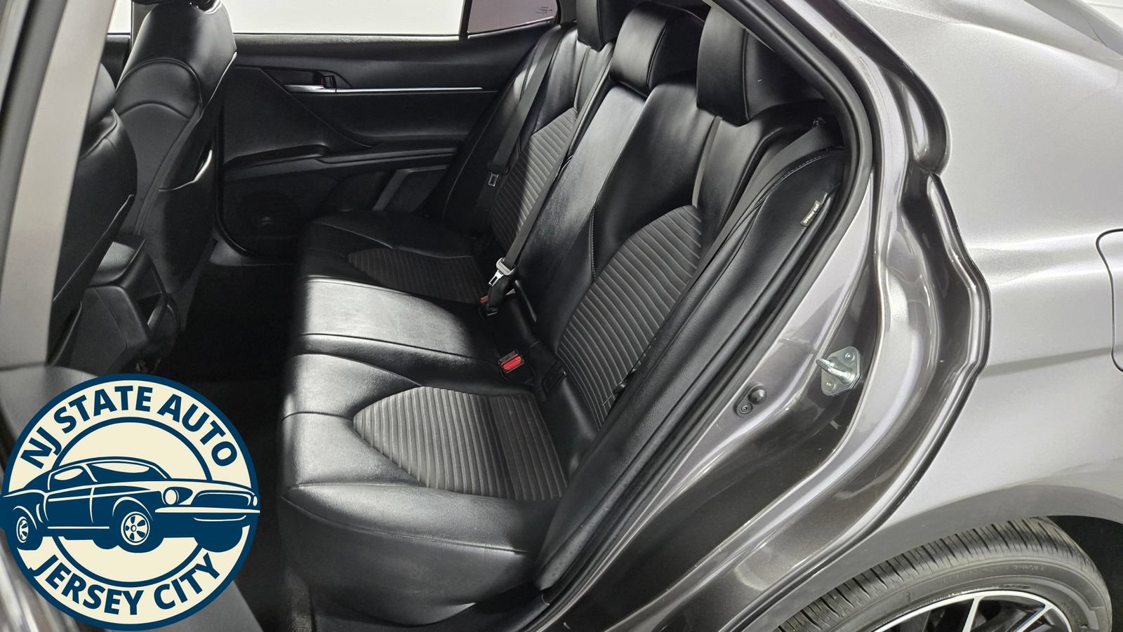 Used 2021 Toyota Camry SE FWD image 25