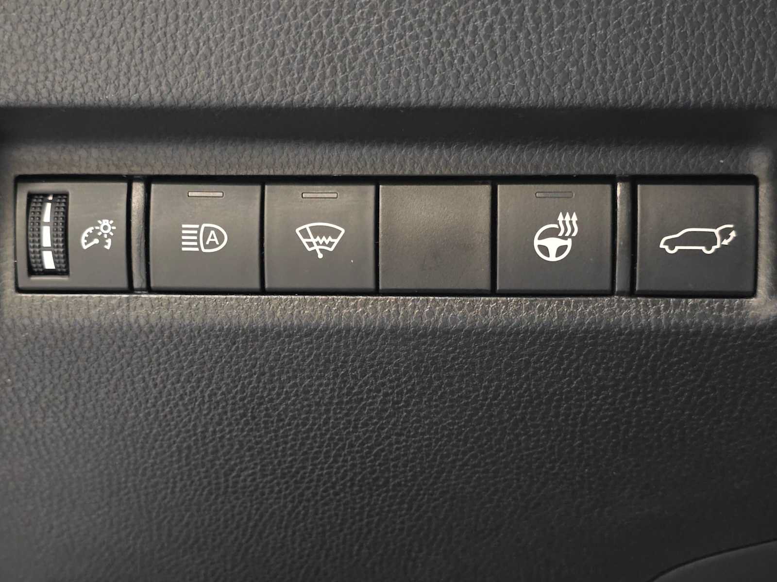 Certified 2022 Toyota RAV4 XLE w/ Convenience Package AWD/4WD image 18