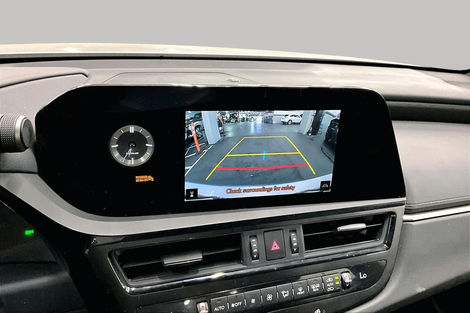 Used 2025 Lexus ES 300h w/ Premium Package FWD image 27