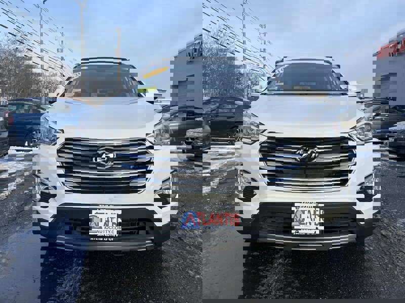 Used 2016 Hyundai Santa Fe SE image 2