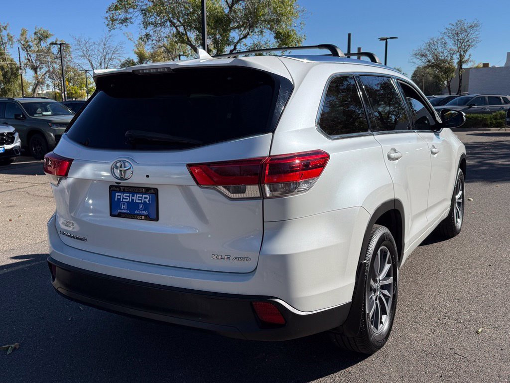 Used 2018 Toyota Highlander XLE AWD/4WD image 4