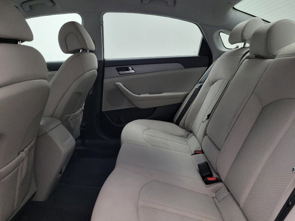 Used 2017 Hyundai Sonata SE image 18