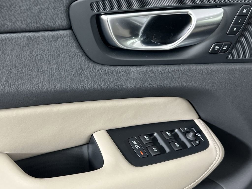 New 2026 Volvo XC60 B5 Plus w/ Climate Package image 12