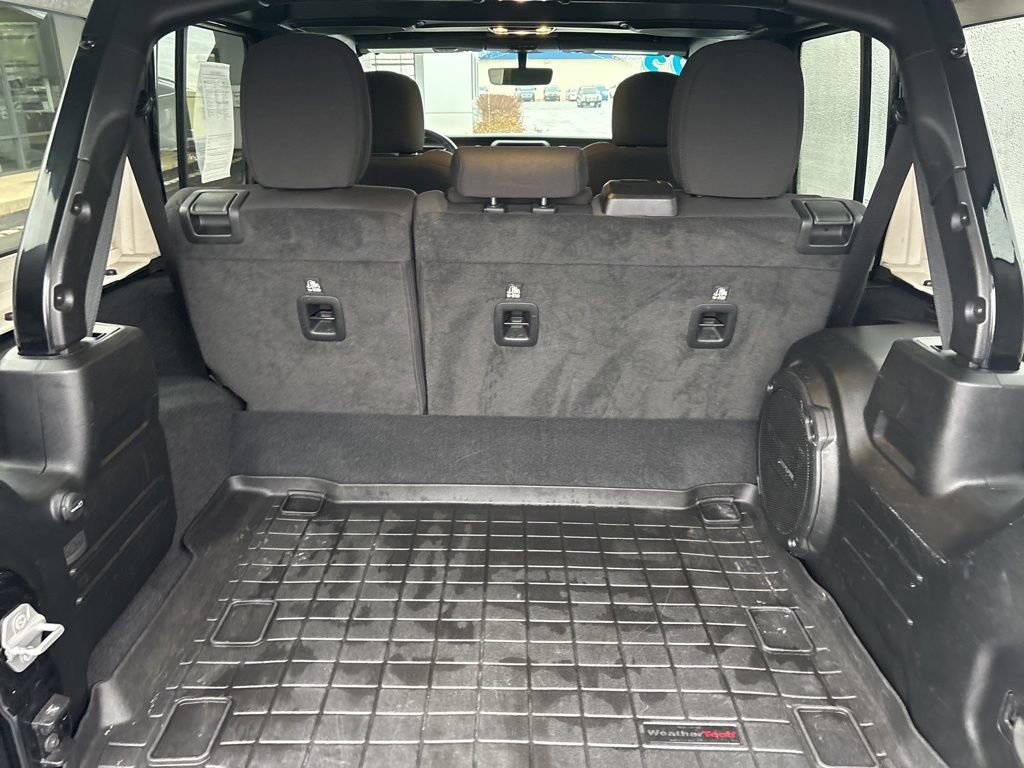 Used 2023 Jeep Wrangler Unlimited w/ Cold Weather Group image 16