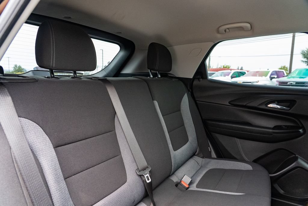 Used 2021 Chevrolet TrailBlazer LS w/ LPO, Blackout Package FWD image 27