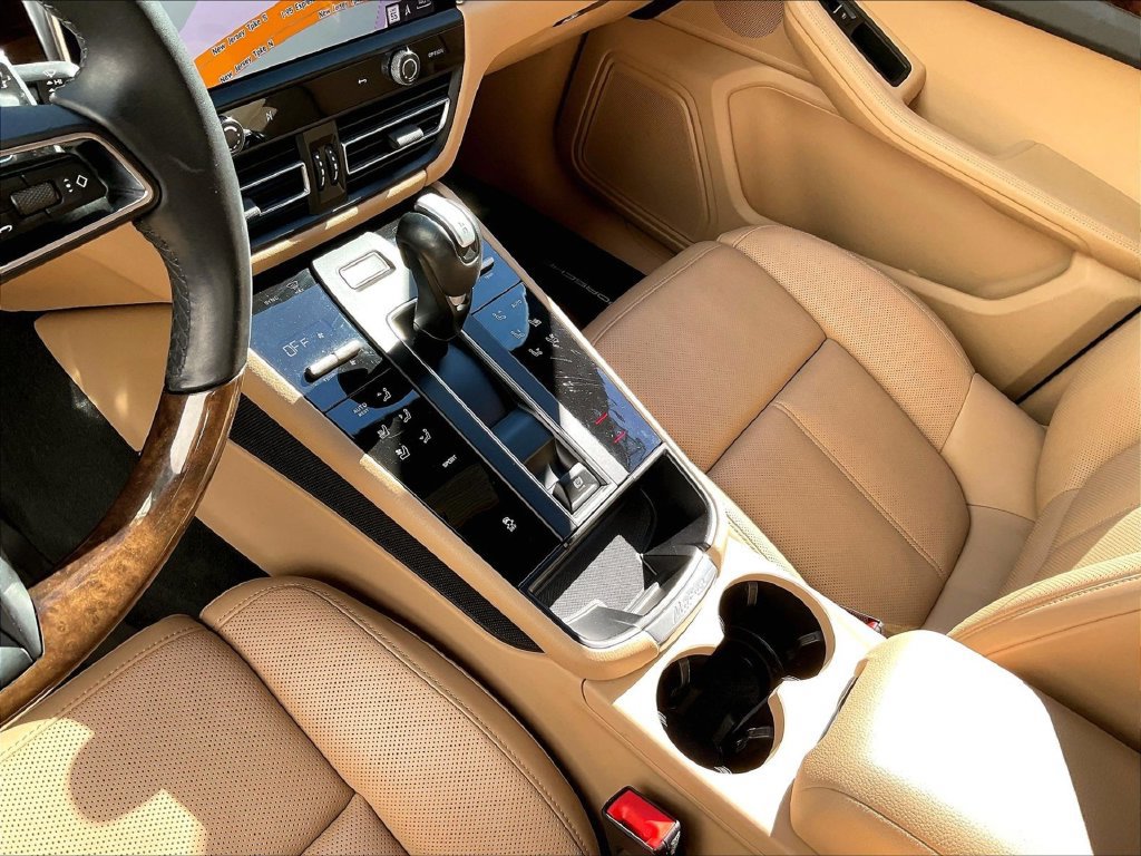 Certified 2023 Porsche Macan AWD/4WD image 20