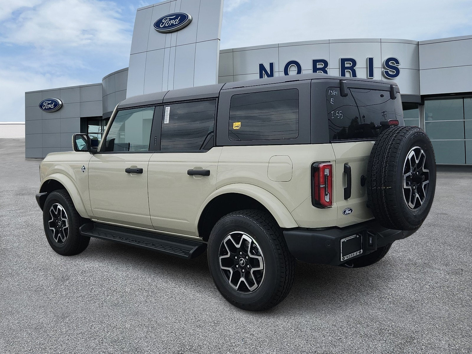 New 2026 Ford Bronco Outer Banks AWD/4WD image 3