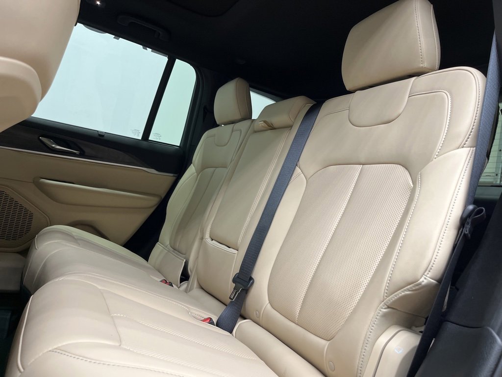 New 2025 Jeep Grand Cherokee Limited w/ Luxury Tech Group II image 5