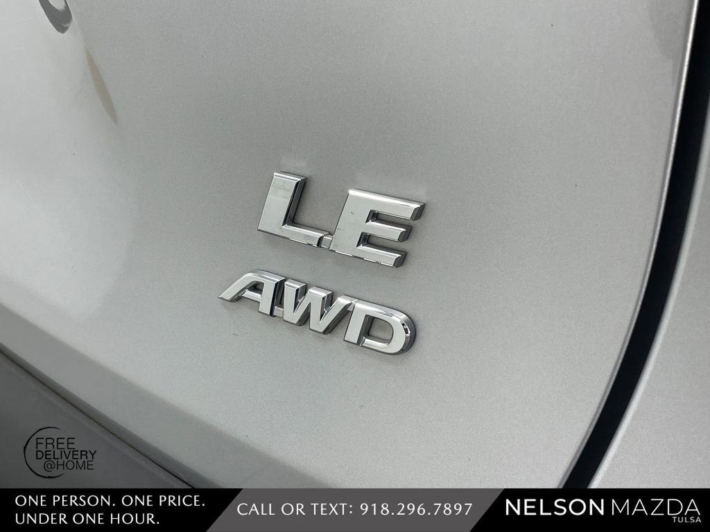 Used 2020 Toyota RAV4 LE AWD/4WD image 15