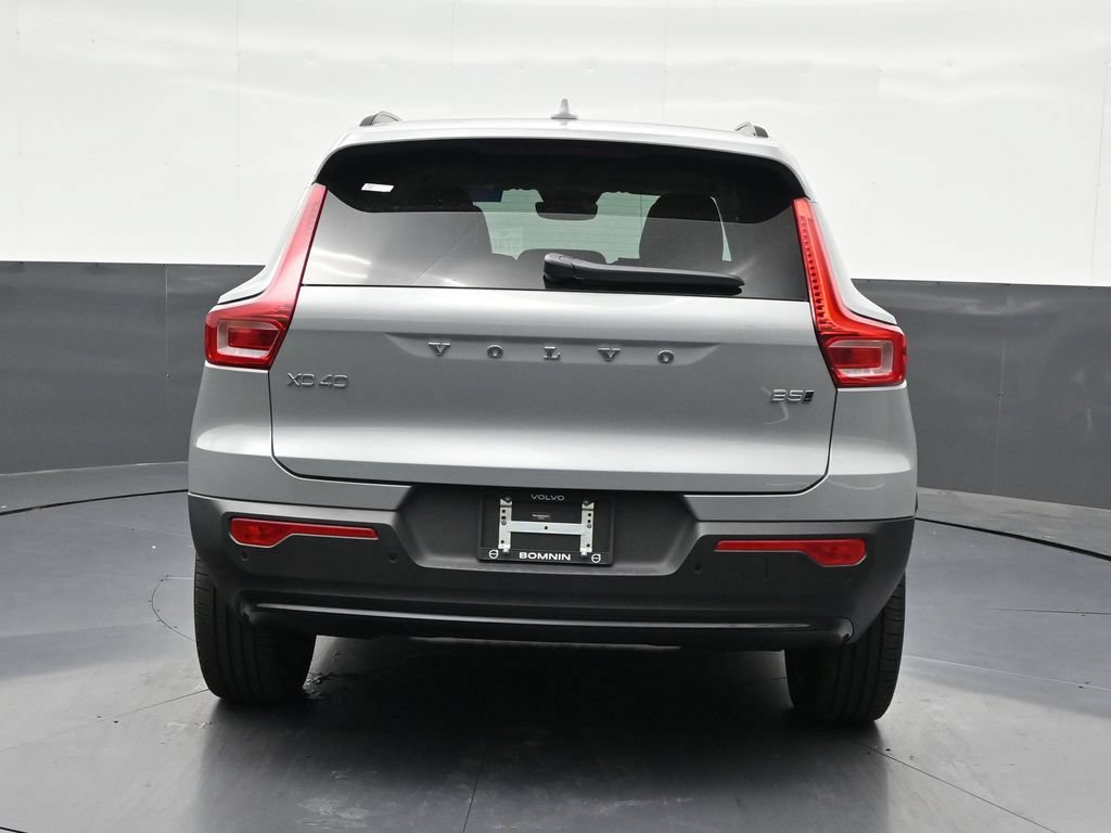 New 2026 Volvo XC40 B5 Plus w/ Protection Package Premier AWD/4WD image 4