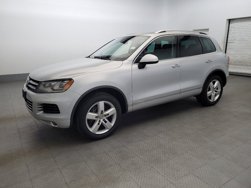 Used 2014 Volkswagen Touareg Lux image 2