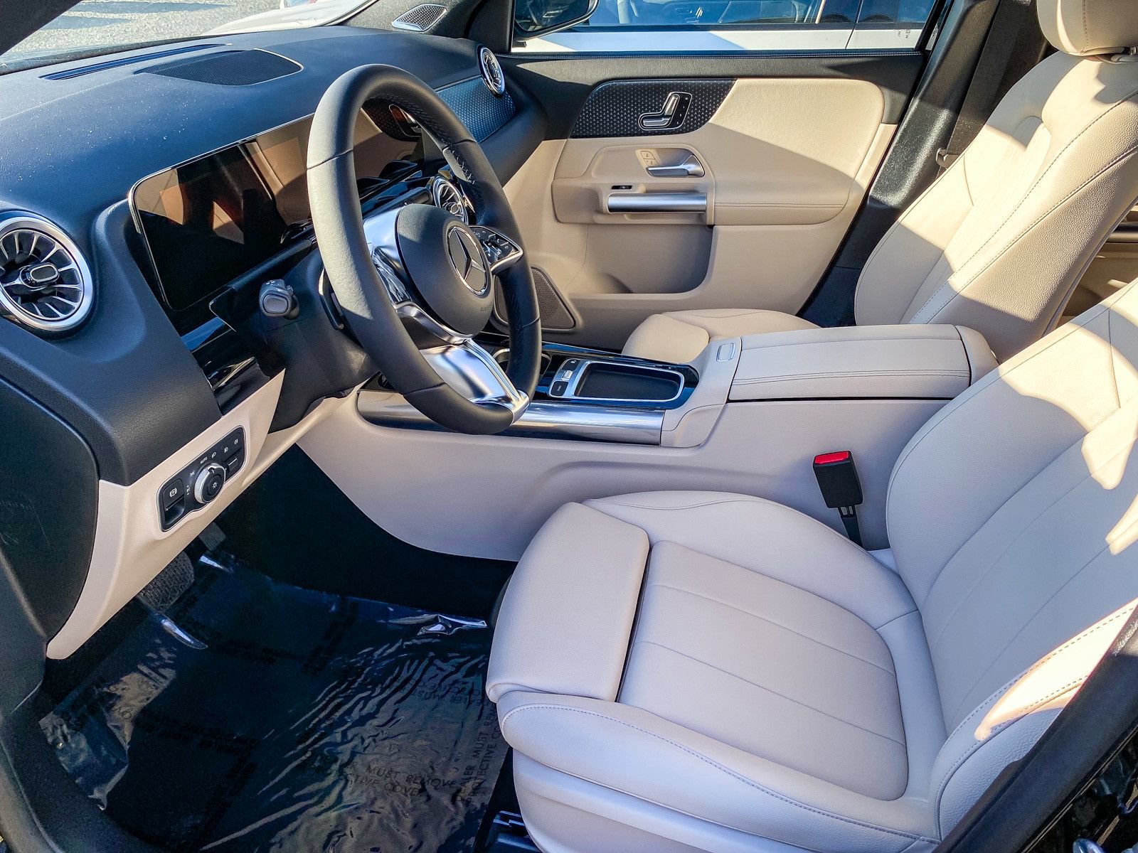 Used 2025 Mercedes-Benz GLA 250 4MATIC image 18