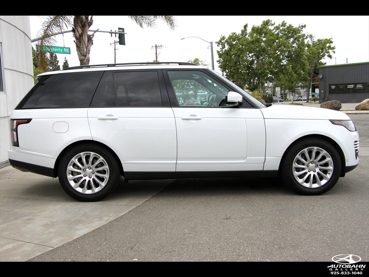 Used 2019 Land Rover Range Rover HSE AWD/4WD image 7