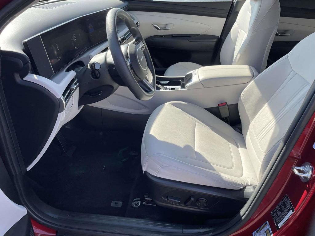 Certified 2025 Hyundai Tucson SEL image 12