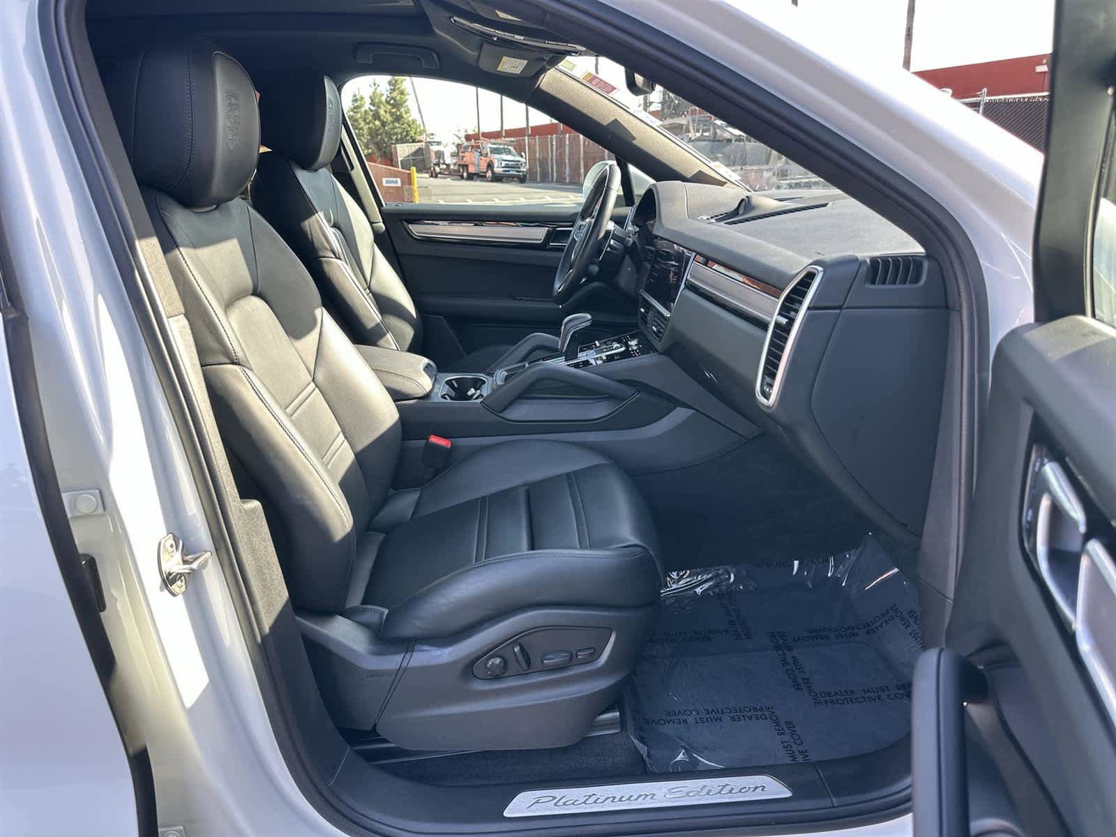 Used 2023 Porsche Cayenne Platinum Edition image 14