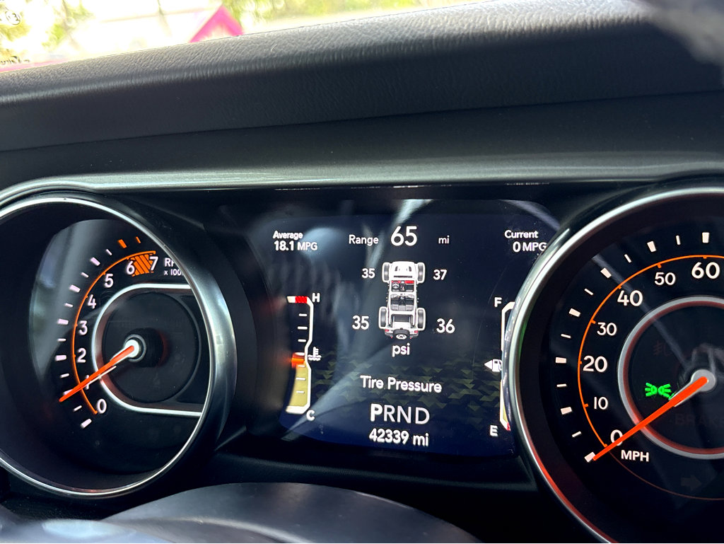 Used 2019 Jeep Wrangler Unlimited Sahara AWD/4WD image 5