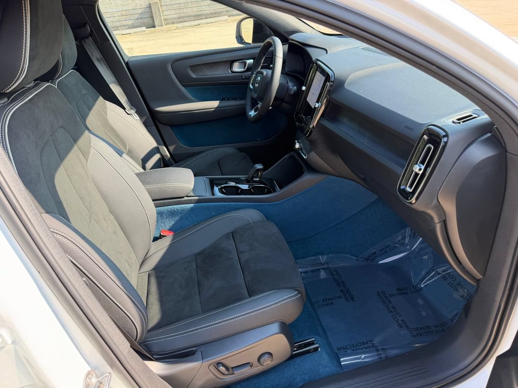 Certified 2023 Volvo C40 P8 Recharge Ultimate AWD/4WD image 22