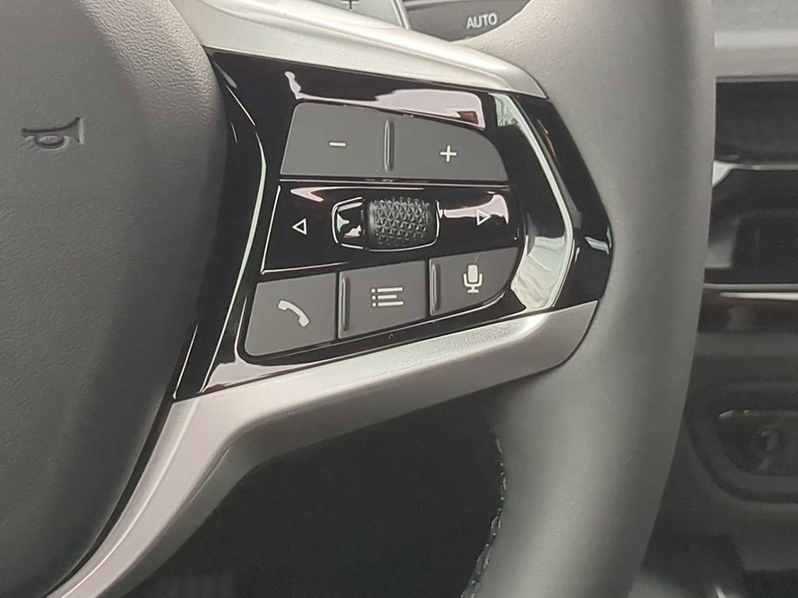 Used 2025 BMW 330i xDrive Sedan w/ Convenience Package image 27