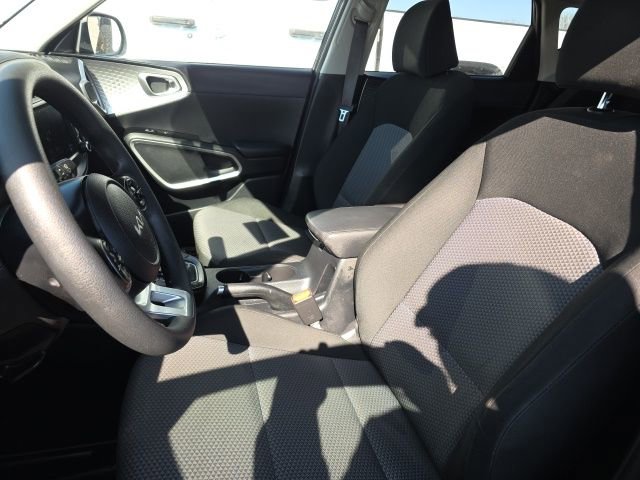 Used 2022 Kia Soul LX image 5