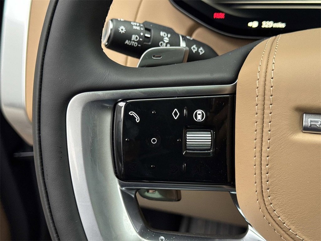New 2025 Land Rover Range Rover SE image 29
