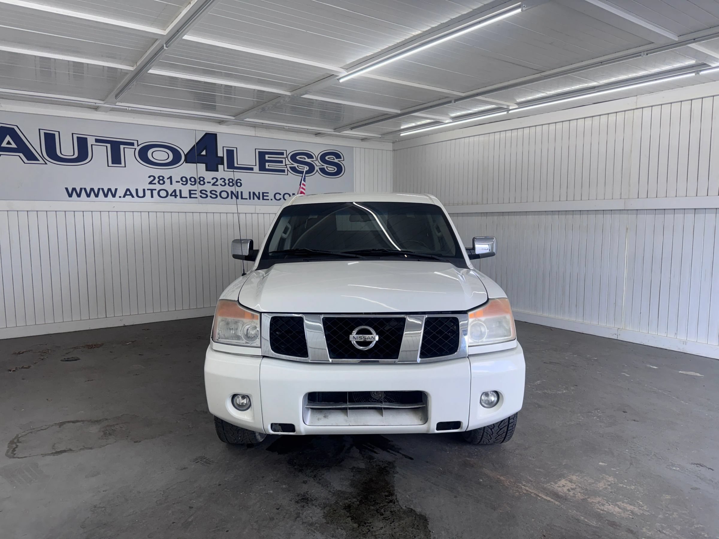 Used 2012 Nissan Titan SV RWD image 2