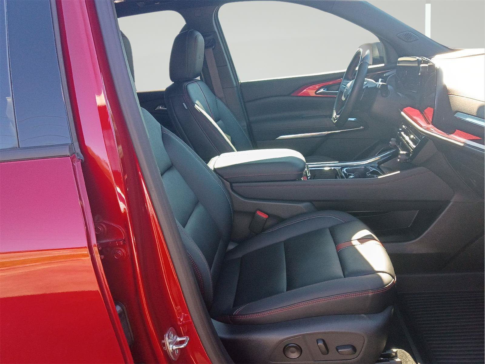 Used 2026 Chevrolet Traverse RS FWD image 44