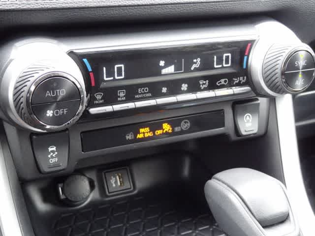 Certified 2025 Toyota RAV4 XLE FWD image 26