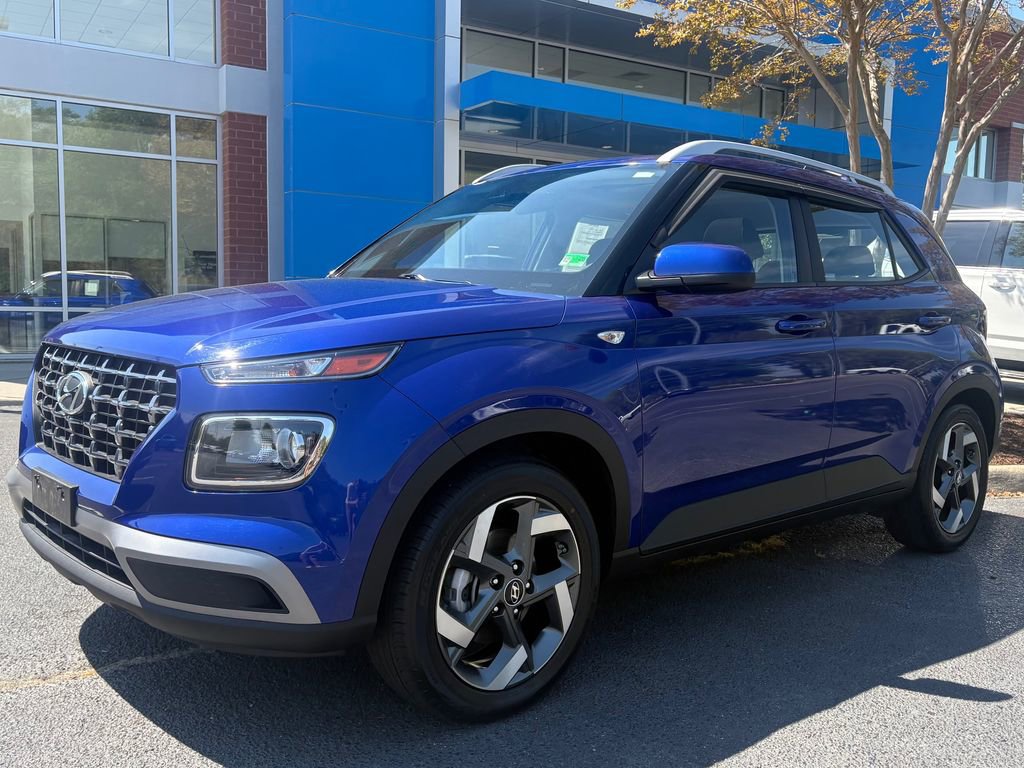Used 2023 Hyundai Venue SEL w/ Cargo Package FWD image 1