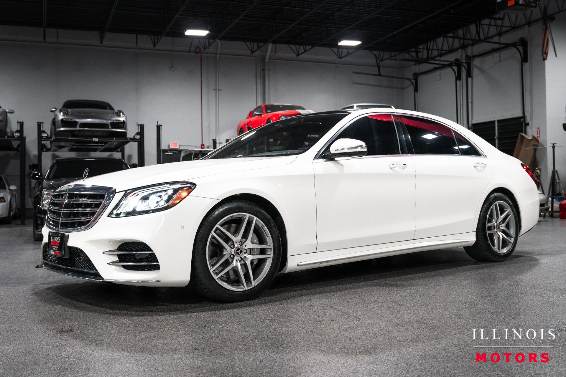 Used 2019 Mercedes-Benz S 560 4MATIC Sedan image 1