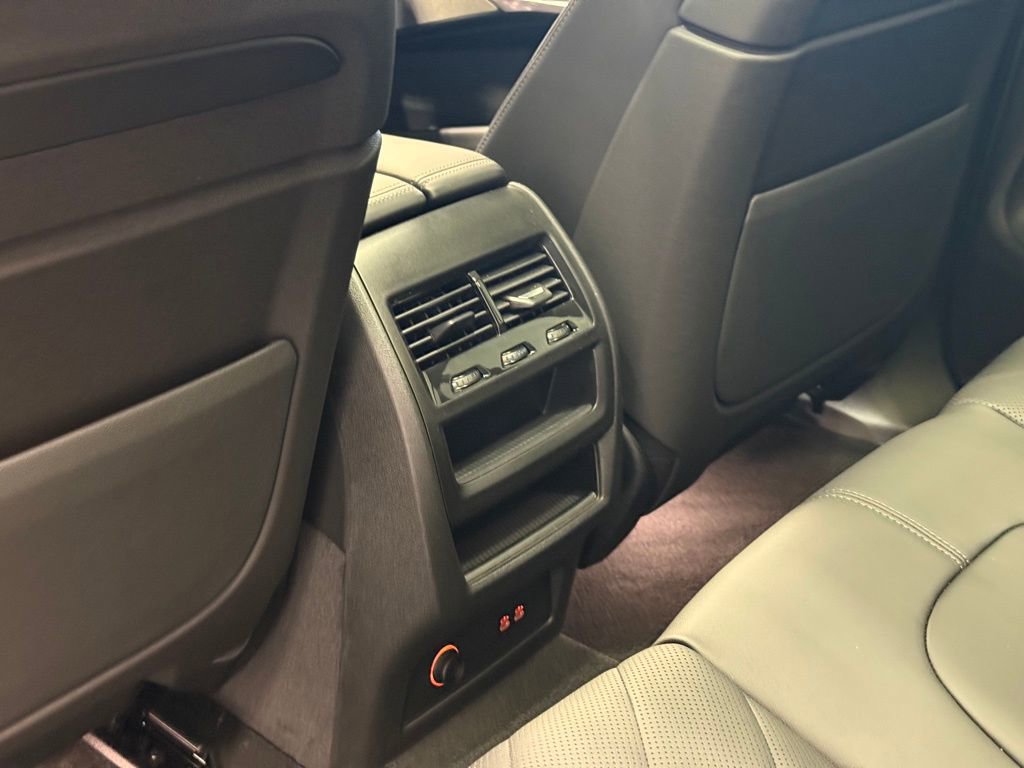 Used 2025 BMW X5 xDrive40i w/ Executive Package image 24