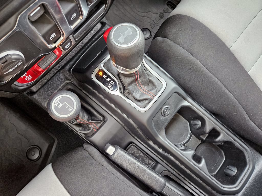Used 2022 Jeep Wrangler Rubicon AWD/4WD image 18