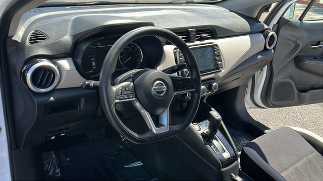 Used 2022 Nissan Versa SV FWD image 17