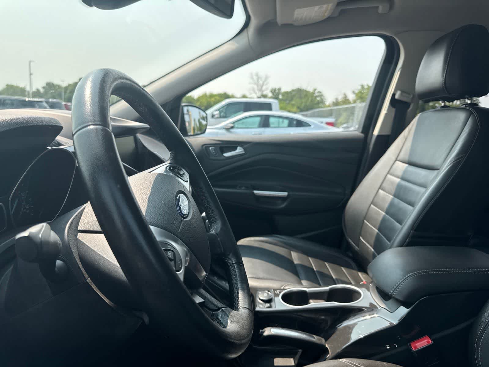 Used 2015 Ford Escape Titanium FWD image 32