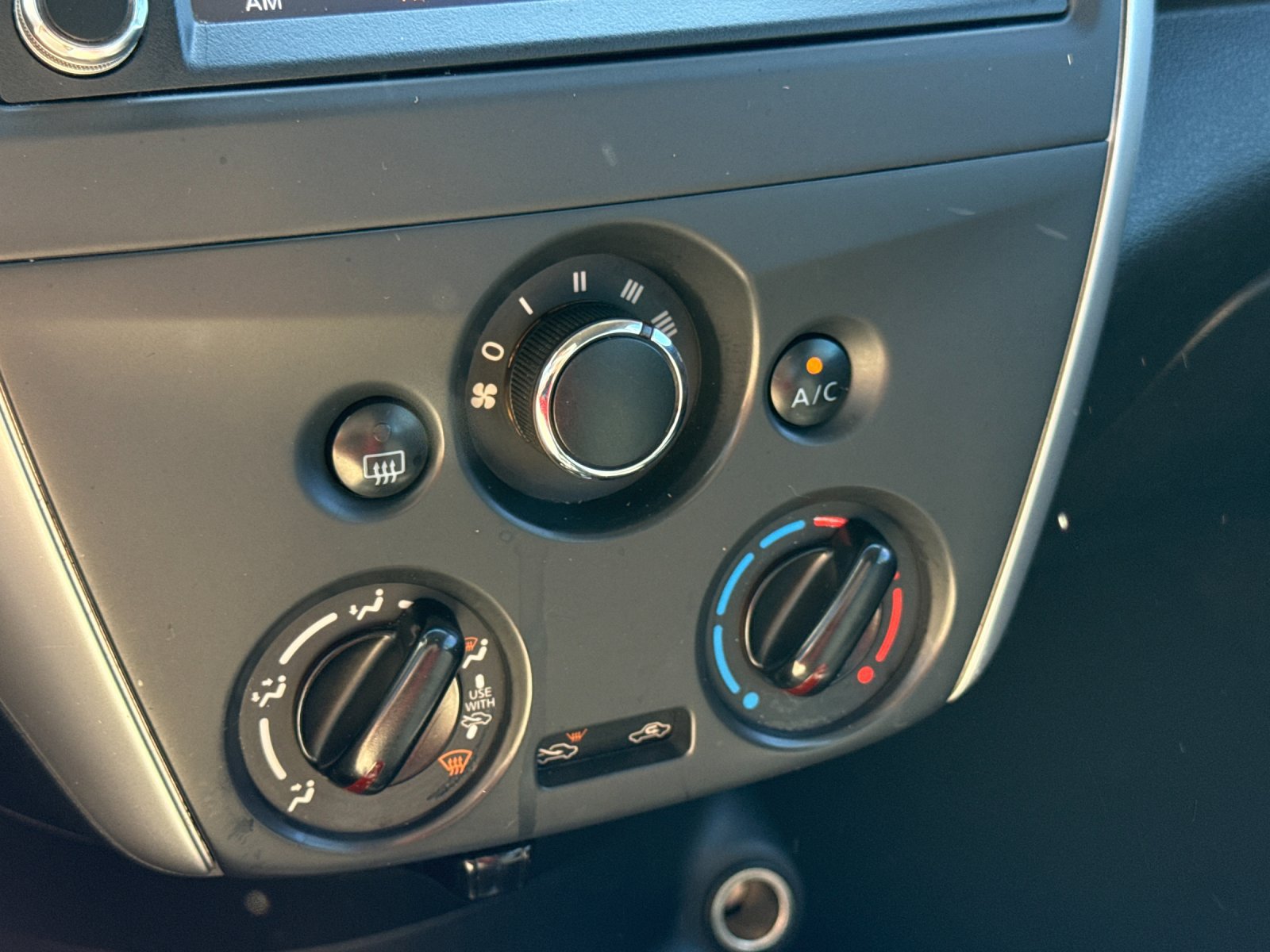 Used 2019 Nissan Versa SV FWD image 16