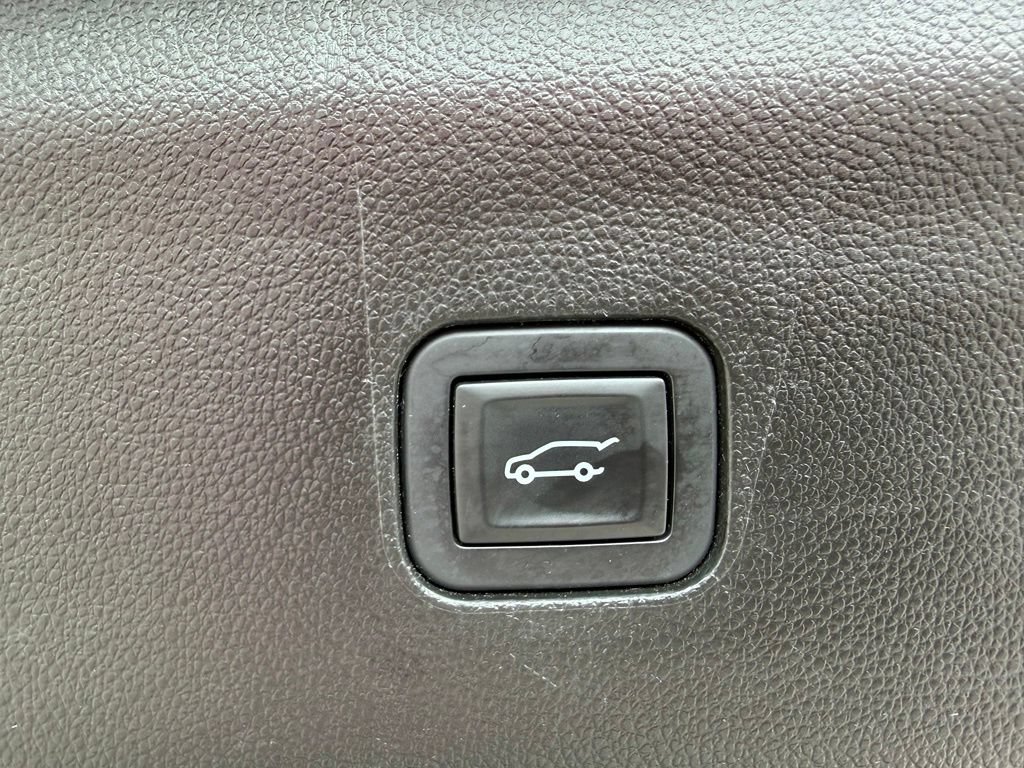 Certified 2019 Buick Enclave Premium w/ Trailering Package, 5000 lbs. FWD image 12