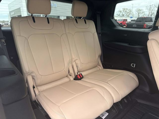 Used 2025 Jeep Grand Cherokee L Limited w/ Black Appearance Package image 16