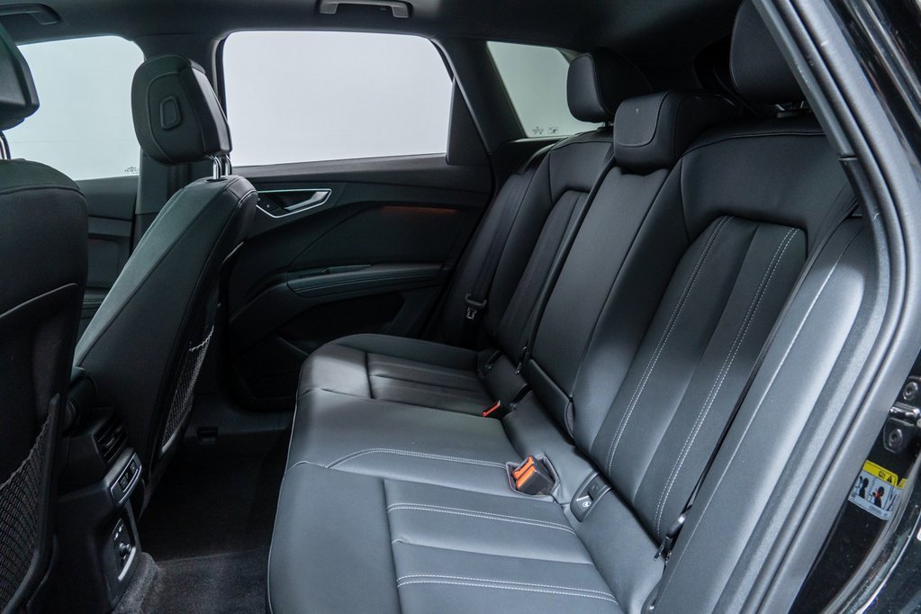 Used 2025 Audi Q4 e-tron Premium Plus w/ Premium Plus image 27