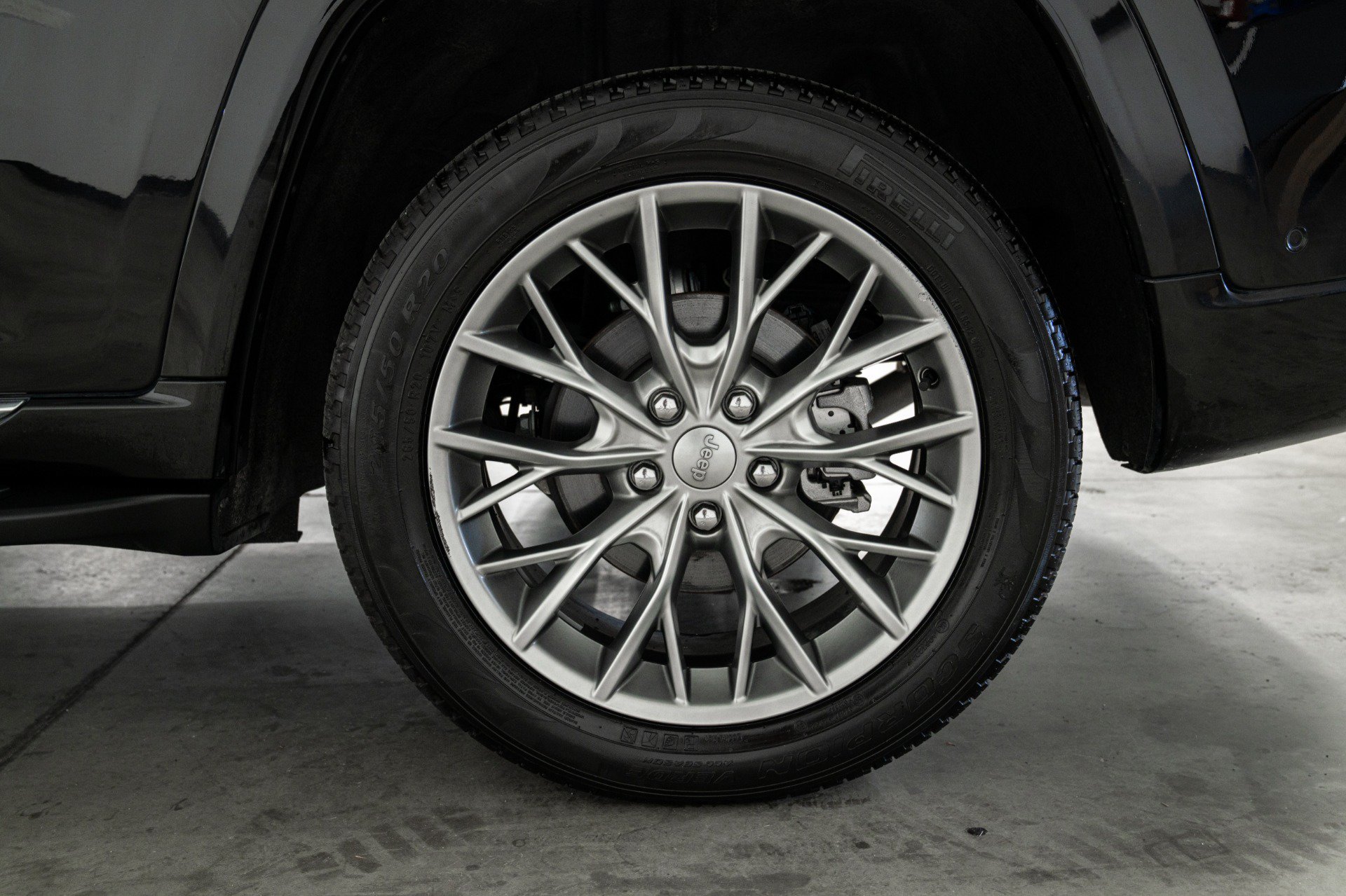 Used 2023 Jeep Grand Cherokee Summit AWD/4WD image 10