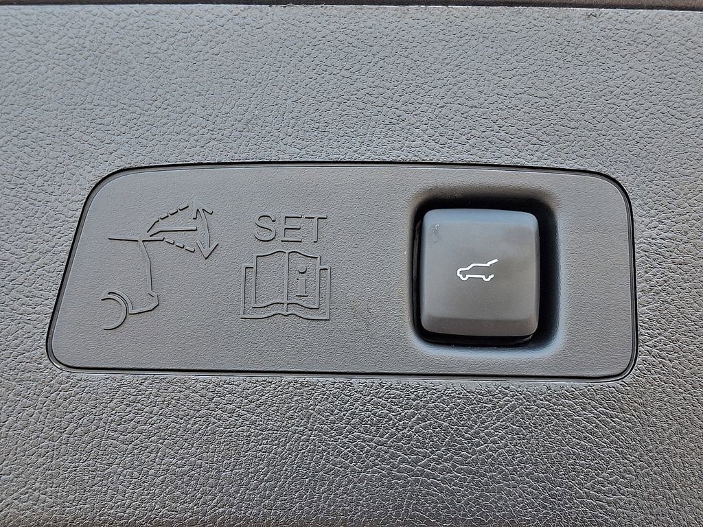 Used 2024 Lincoln Corsair AWD w/ Equipment Group 101A image 31