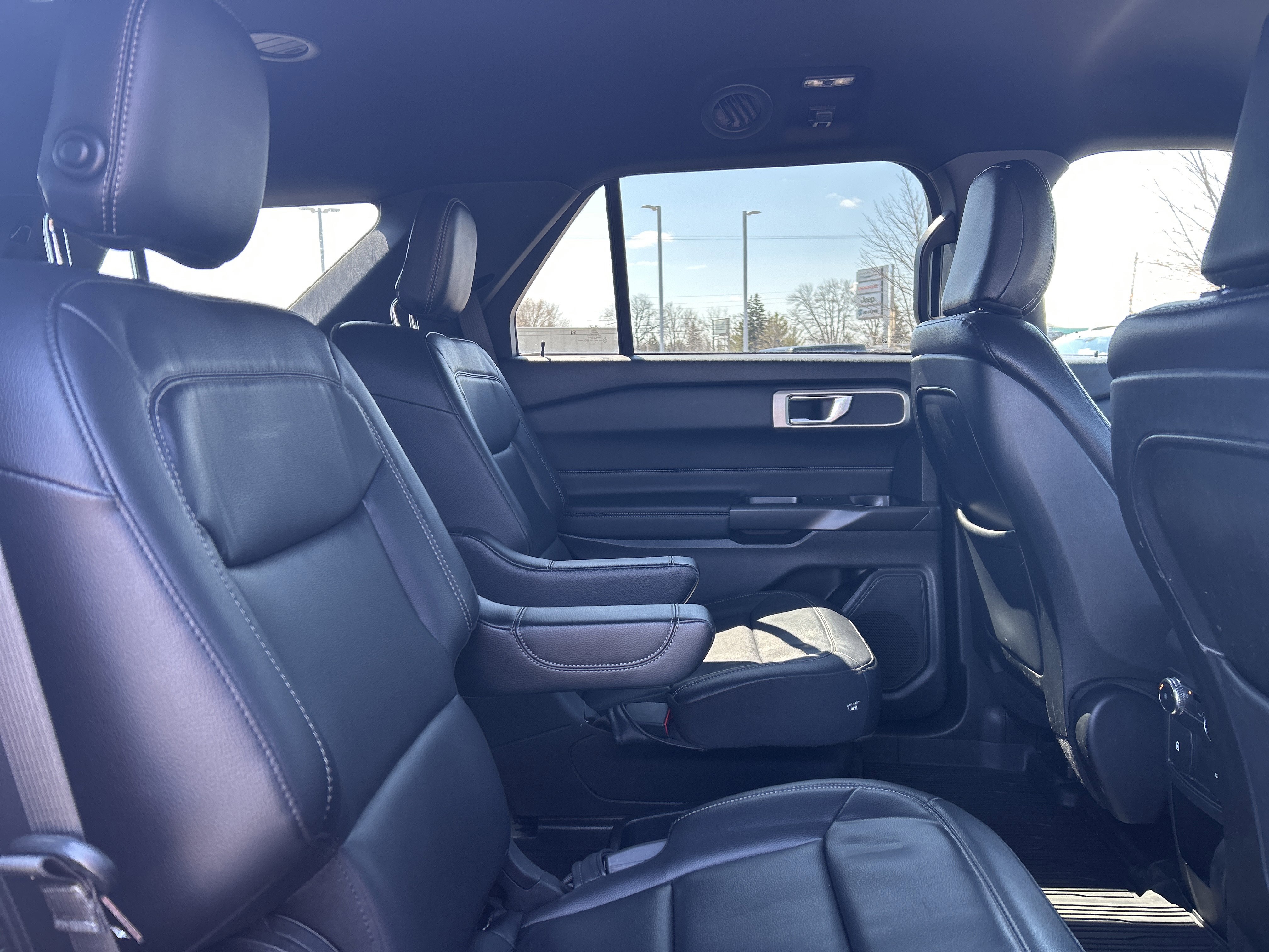 Certified 2020 Ford Explorer XLT w/ Equipment Group 202A AWD/4WD image 14