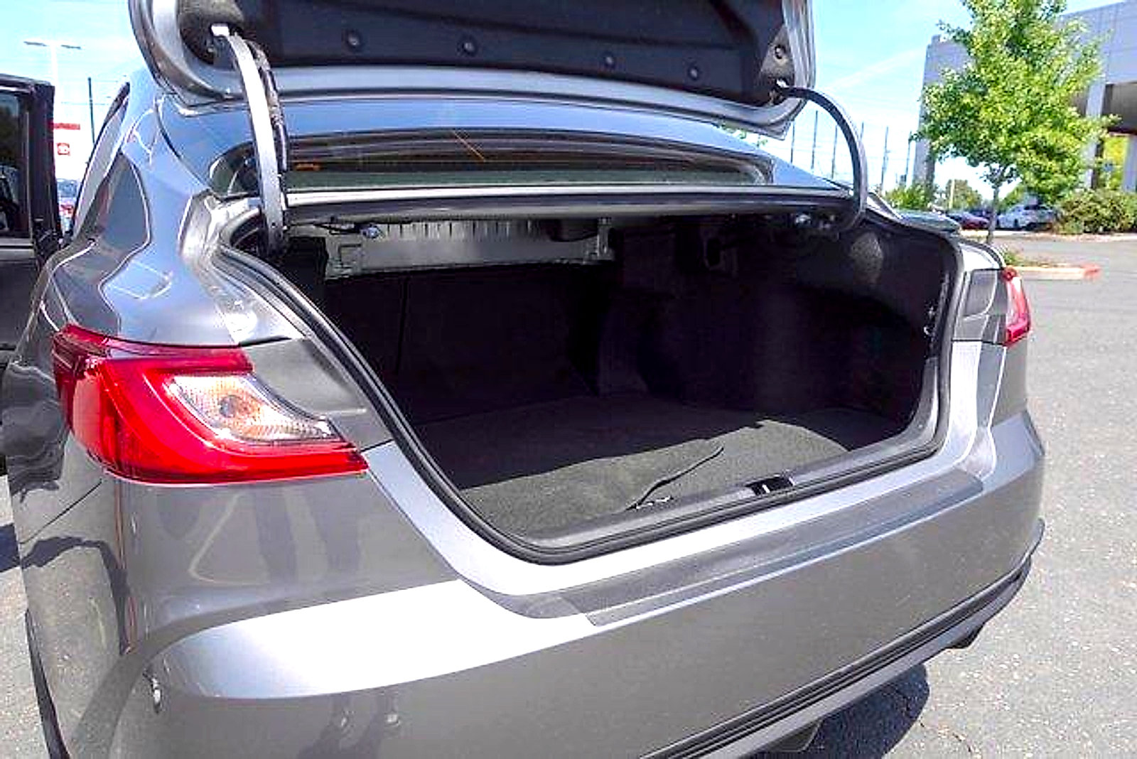 Used 2025 Toyota Camry SE w/ Multimedia Upgrade Package FWD image 25