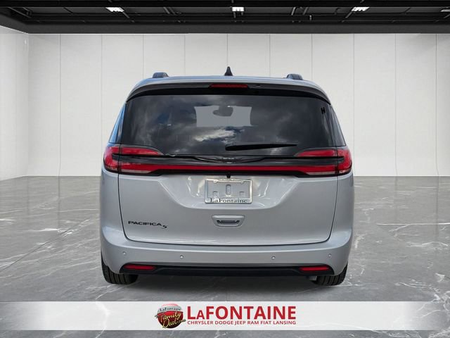 New 2026 Chrysler Pacifica Select w/ S Appearance Package image 4
