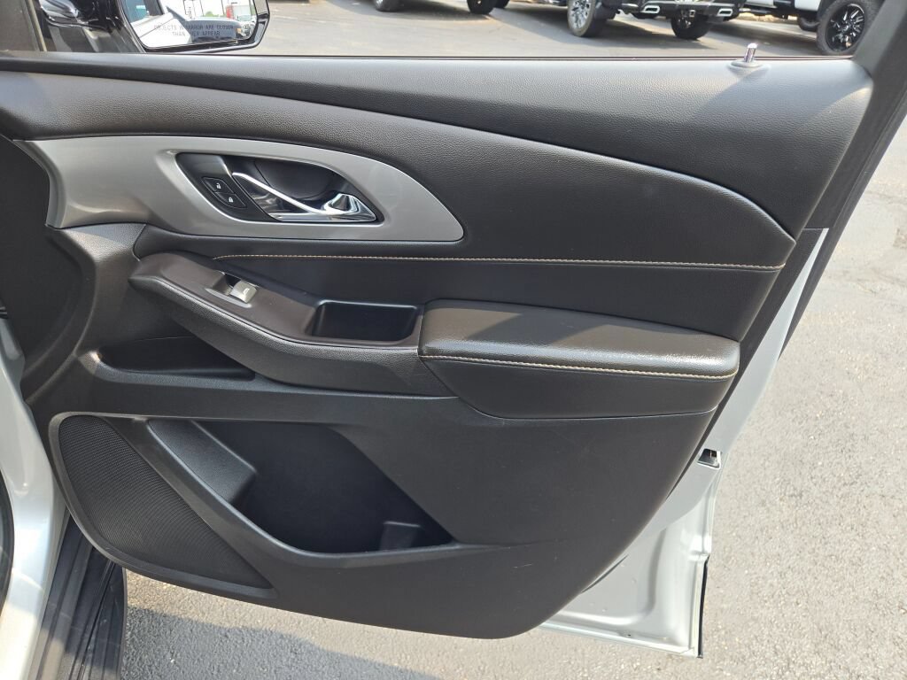 Used 2019 Chevrolet Traverse LT FWD image 5