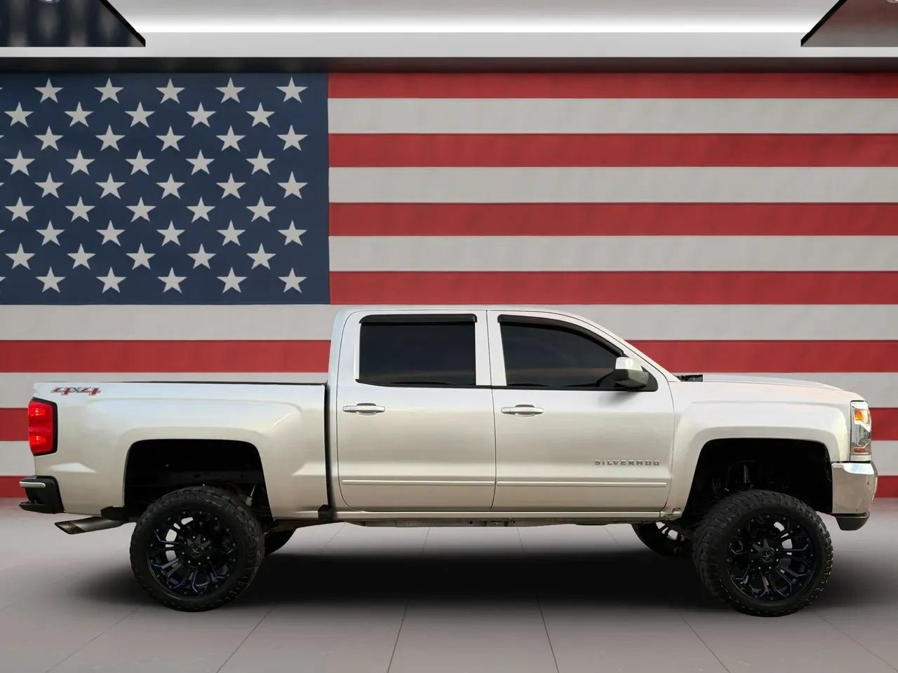 Used 2017 Chevrolet Silverado 1500 LT w/ All Star Edition AWD/4WD image 10