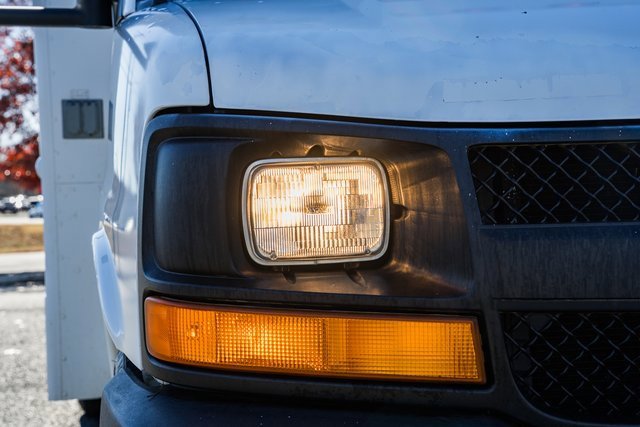 Used 2009 Chevrolet Express 3500 image 12