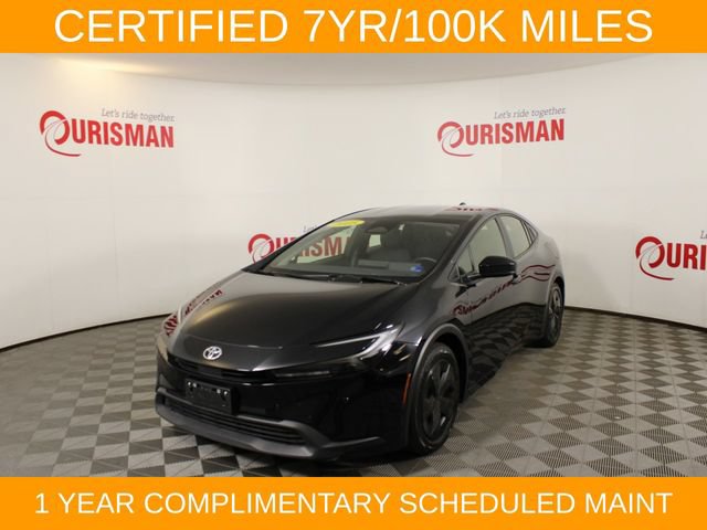 Used 2025 Toyota Prius LE FWD image 2